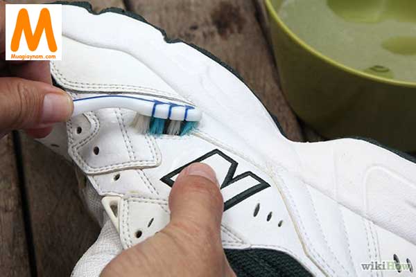 Cách vệ sinh giày Adidas 